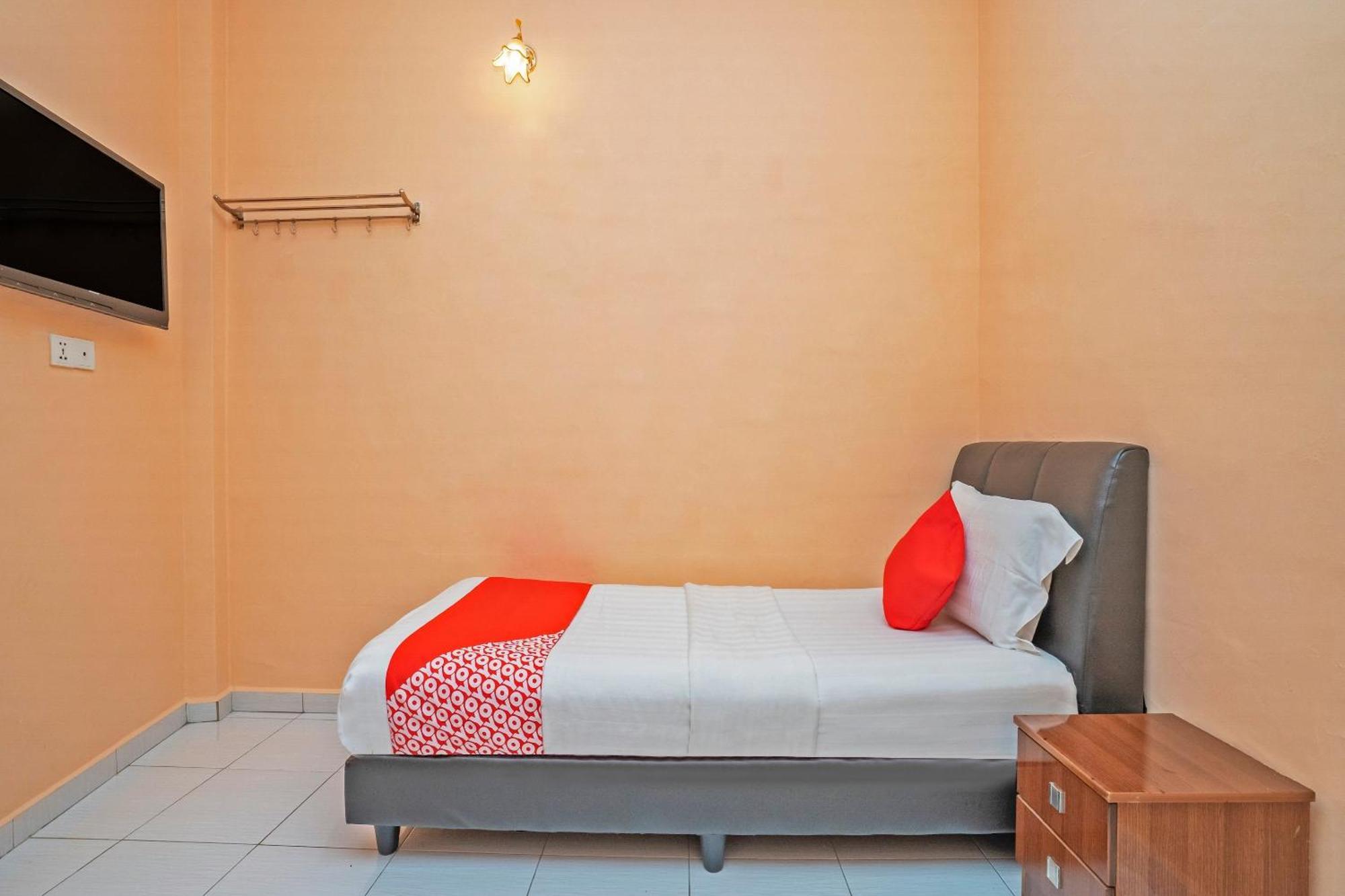 Sz Hotel Lumut Exterior foto