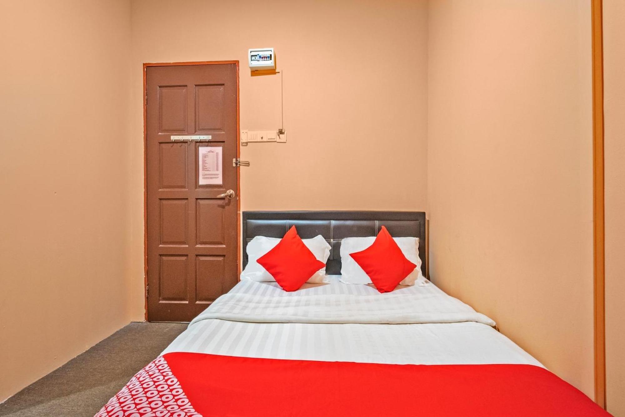 Sz Hotel Lumut Exterior foto