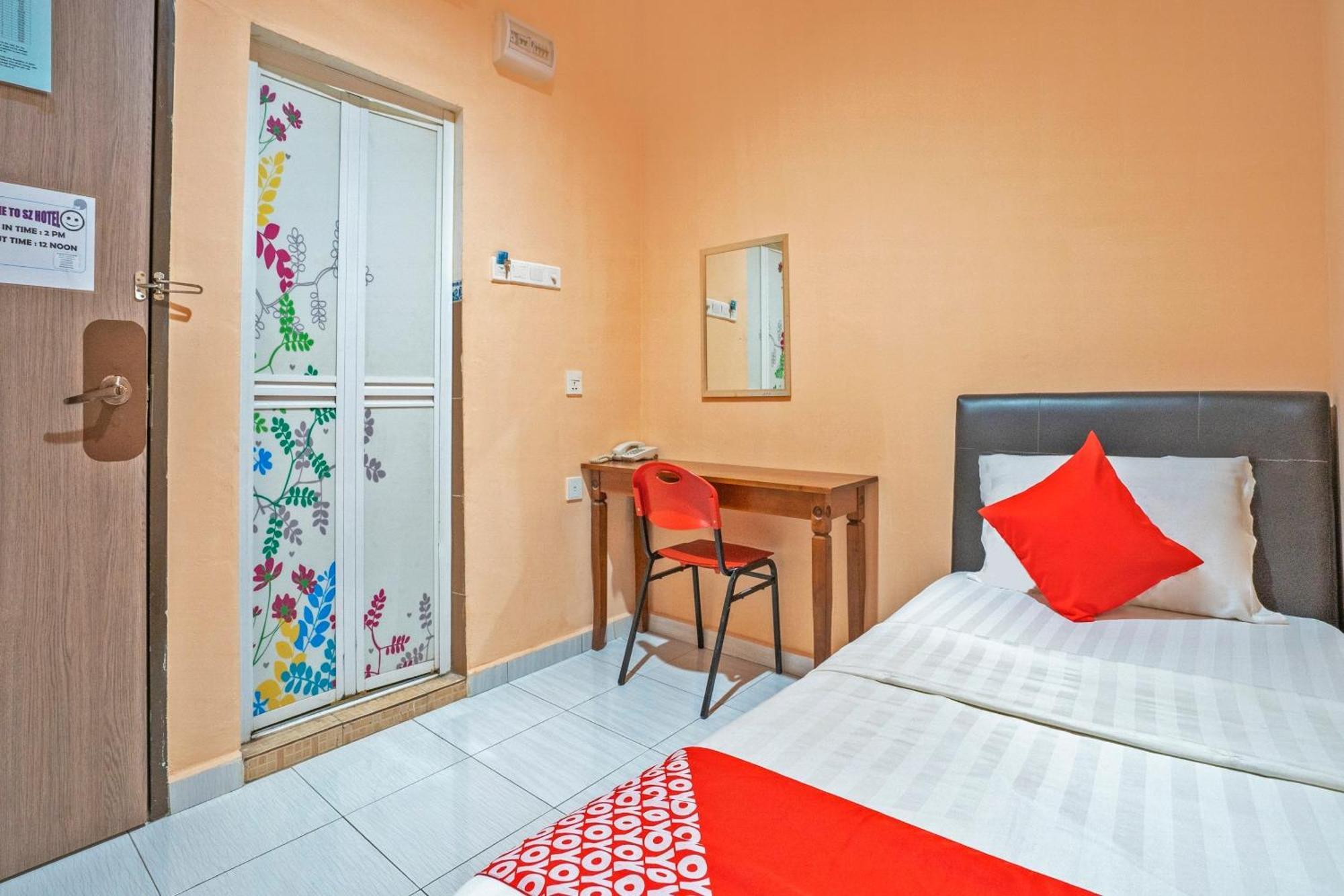 Sz Hotel Lumut Exterior foto