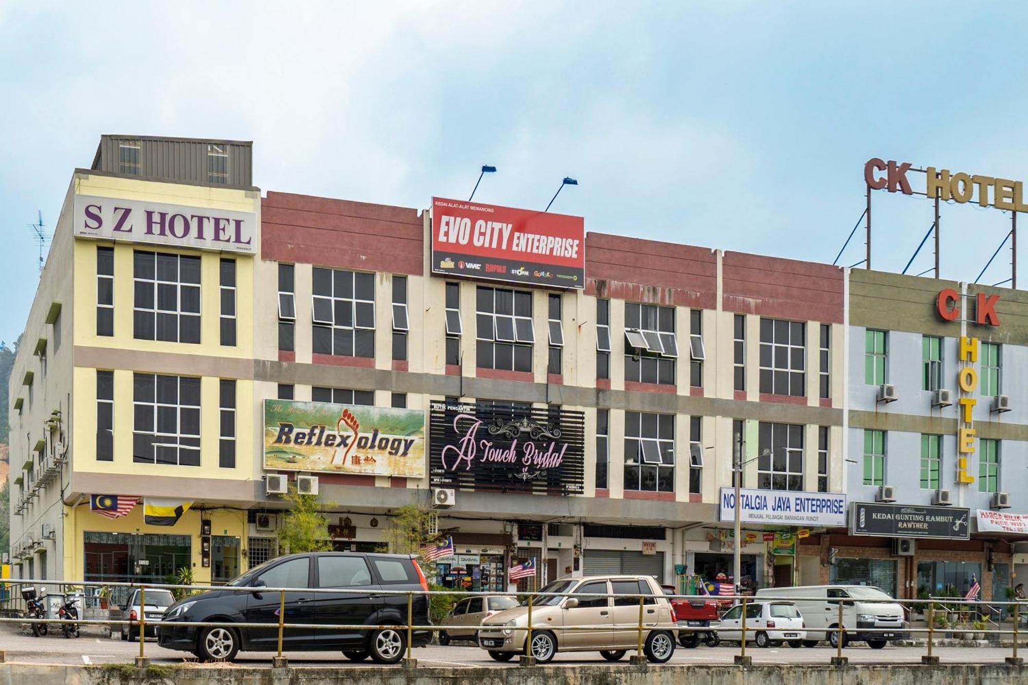 Sz Hotel Lumut Exterior foto